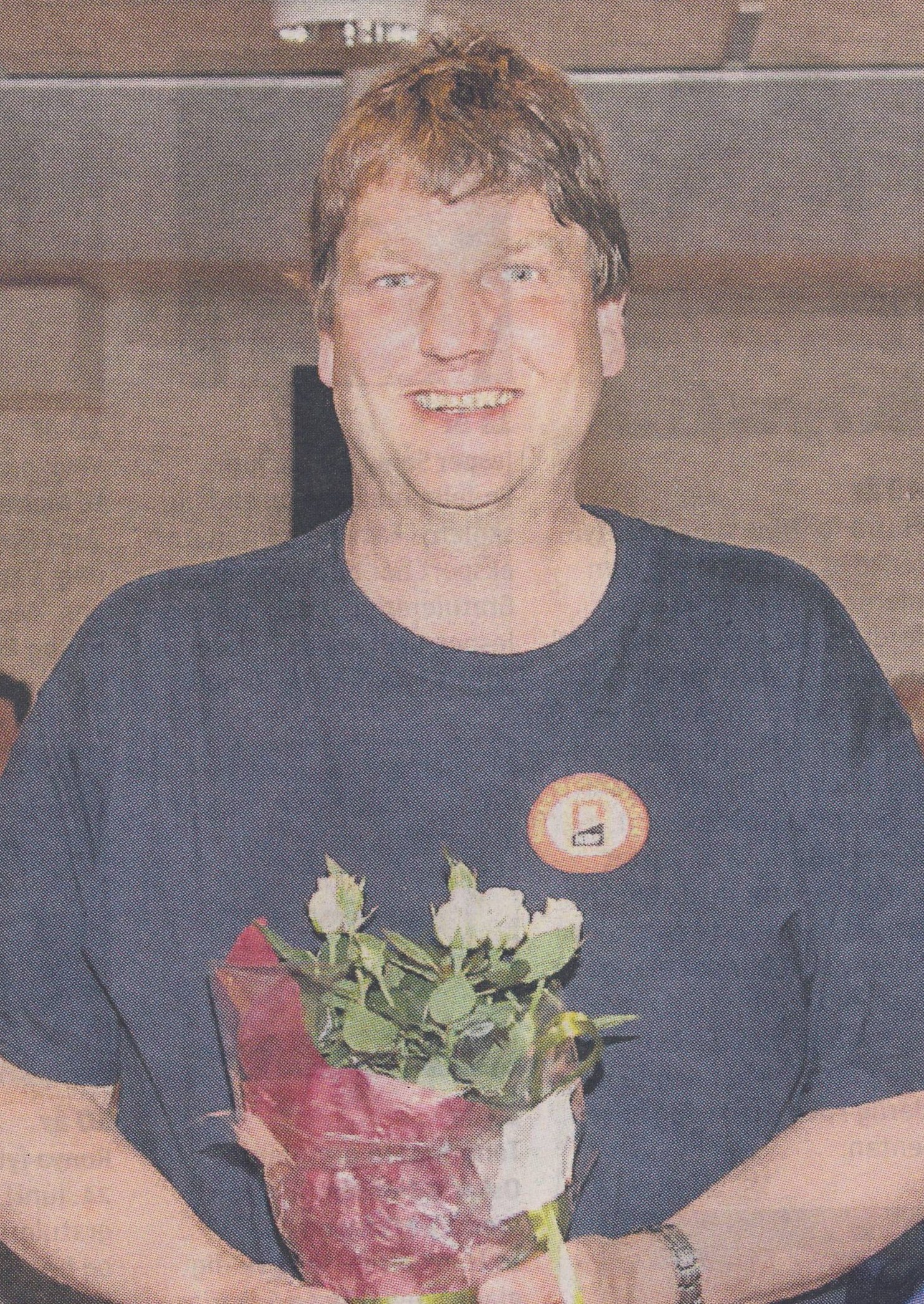 Gratulerer. !   Svein Jarle fikk Avisa Nordlands Sommerblomst.
